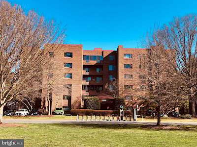 11500 Fairway Dr #204 Reston, VA 20190