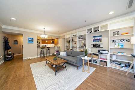 600 Hudson St #1E Hoboken, NJ 07030