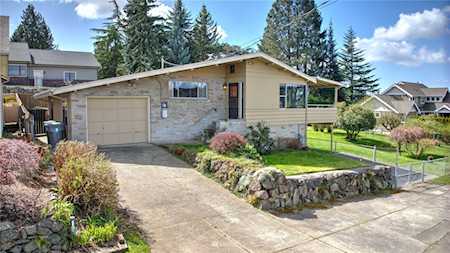 1113 N 38th St Renton, WA 98056
