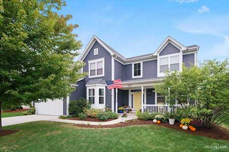 210 Woodford Rd Oswego, IL 60543
