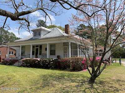 706 Mccaskill Avenue Maxton, NC 28364