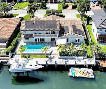 4240 NE 24th Ave Lighthouse Point, FL 33064