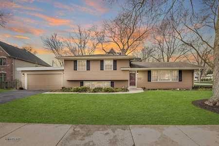 905 Rose Ln Naperville, IL 60540