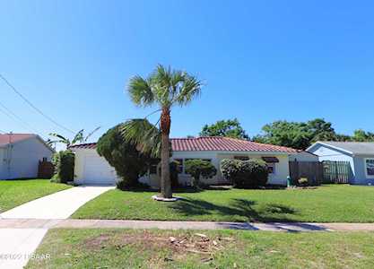 296 Boylston Avenue Daytona Beach, FL 32118
