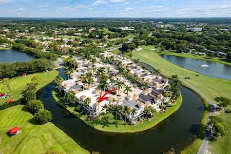 402 Resort Lane Palm Beach Gardens, FL 33418