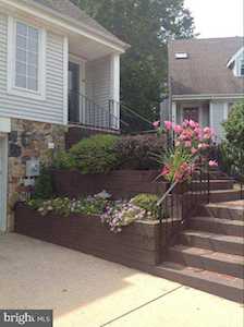 24 Marsh Woods Ln Wilmington, DE 19810