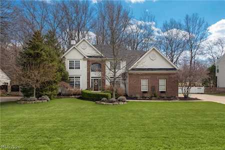 273 Williamsburg Avon Lake, OH 44012