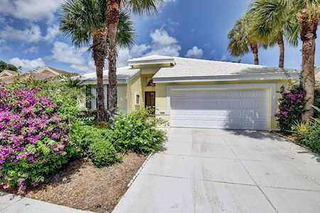 2865 N Clearbrook Circle Delray Beach, FL 33445