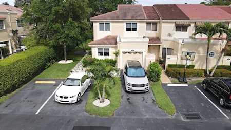 698 Deer Creek Corona Way Deerfield Beach, FL 33442