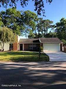 7043 Holiday Hill Ct Jacksonville, FL 32216