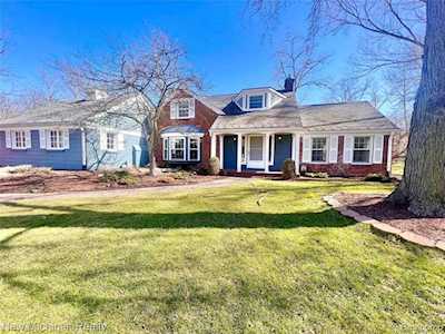 34443 Chantilly Ct Farmington Hills, MI 48335