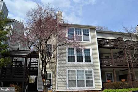 10152 Oakton Terrace Rd #10152 Oakton, VA 22124