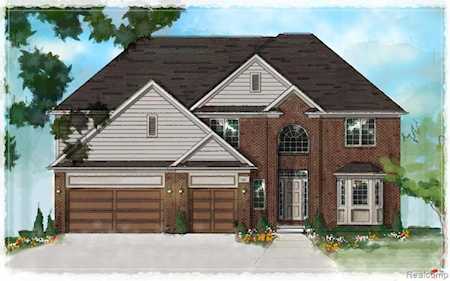 1718 Garrett Dr Troy, MI 48085