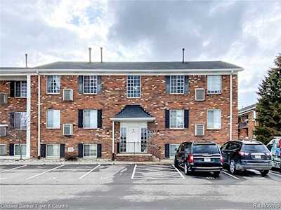 311 W Highland Apt T-16 Howell, MI 48843