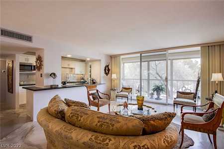 730 S Royal Crest Circle #422 Las Vegas, NV 89169