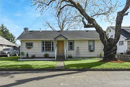 806 2nd Ave NE Puyallup, WA 98372