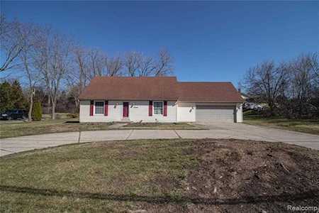 37440 8 Mile Farmington Hills, MI 48335