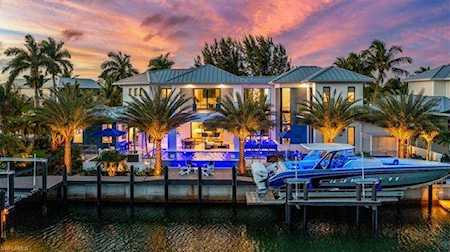 2201 Shad Ct Naples, FL 34102
