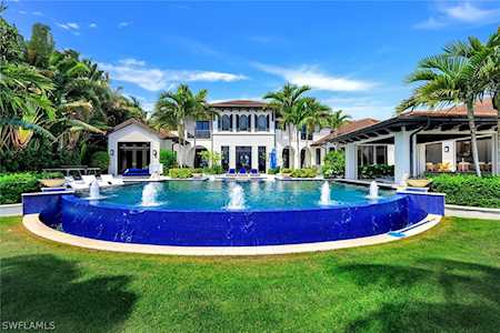 970 Aqua Cir Naples, FL 34102