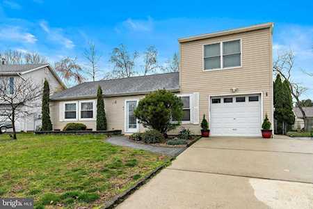 9 Seaview Ct Barnegat, NJ 08005