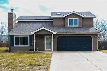 2732 Fenwick Rd Lawrence, KS 66046