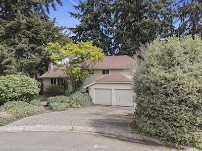 32214 44th Place SW Federal Way, WA 98023