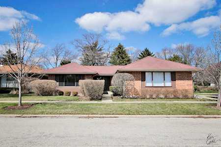 2330 Greenwood Rd Northbrook, IL 60062