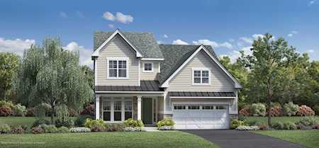125 Grandview Circle Farmingdale, NJ 07727