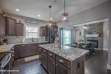 182 Washington Commons Dr Mt Washington, KY 40047