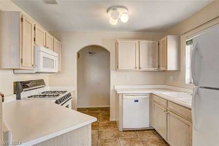 698 S Racetrack Rd #1324 Henderson, NV 89015