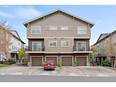 628 NE Adwick Dr Hillsboro, OR 97006