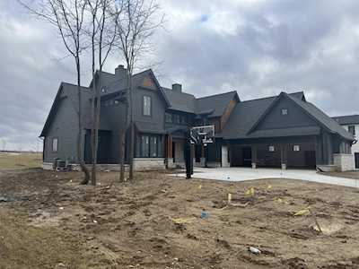 3525 Dartmoor Way Zionsville, IN 46077