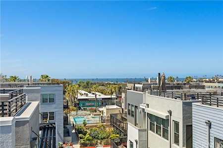 1570 Vista Del Mar Way Way #4 Oceanside, CA 92054