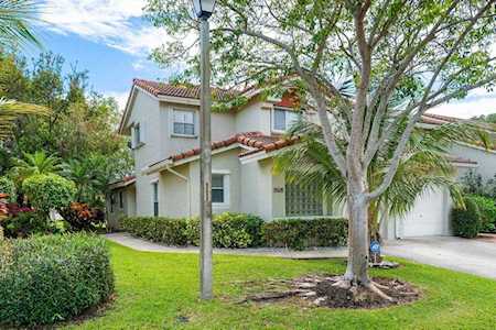 7608 Pinewalk S #127 Margate, FL 33063
