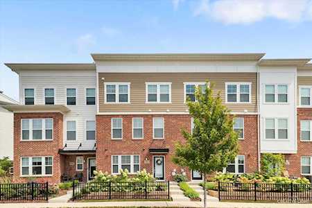 6397 Double Eagle Dr Woodridge, IL 60517