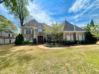 10643 Harvest Oaks Dr Collierville, TN 38017