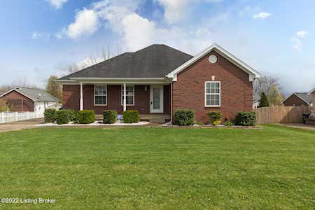 208 Farmview Dr Mt Washington, KY 40047