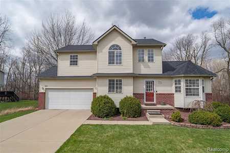 6101 Maple Trail Grand Blanc Twp, MI 48439