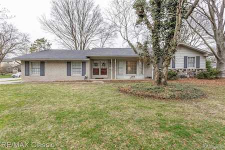 30025 Muirland Dr Farmington Hills, MI 48334