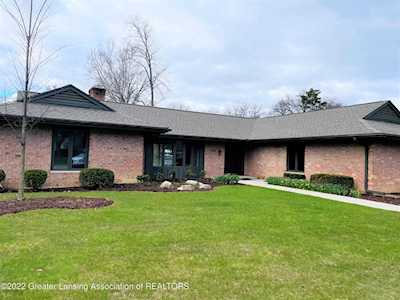 1481 Stonegate Ln East Lansing, MI 48823