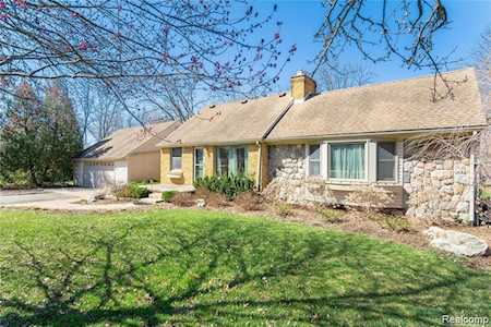 20855 Cass St Farmington Hills, MI 48335
