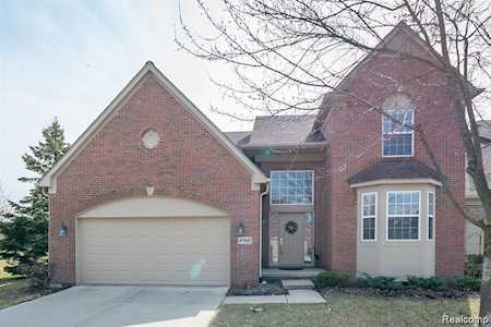 47481 S Scenic Circle Dr Canton Twp, MI 48188