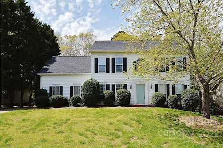 8715 Woodcock Ln Charlotte, NC 28216