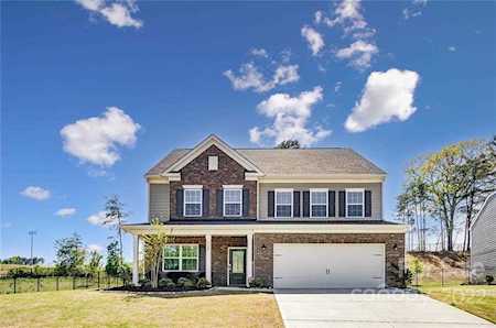 9325 Beecroft Valley Dr Huntersville, NC 28078