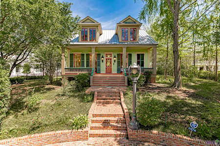 2875 E Lakeshore Dr Baton Rouge, LA 70808
