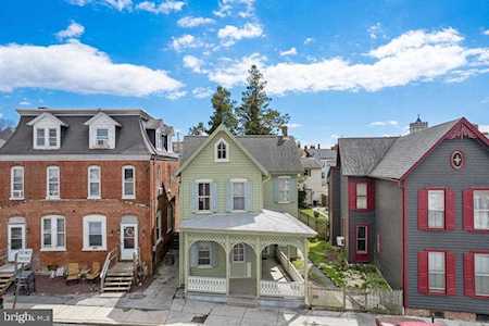 129 Chestnut St E Hanover, PA 17331