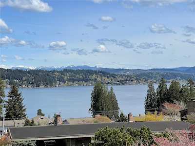 2623 170th Ave SE Bellevue, WA 98008