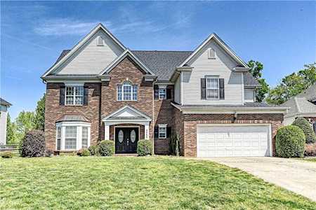 4954 Riverview Dr Harrisburg, NC 28075