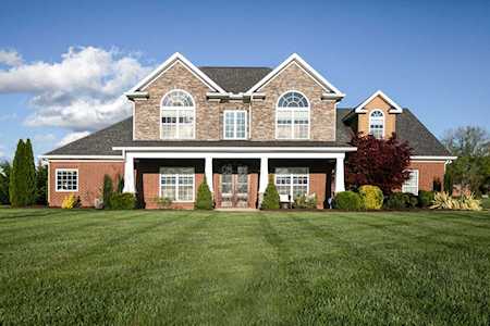 2104 Berry Patch Rd Thompsons Station, TN 37179