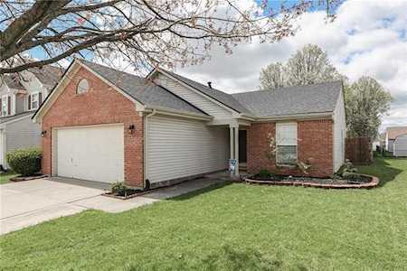 2160 Mugo Pine Ct Greenwood, IN 46143
